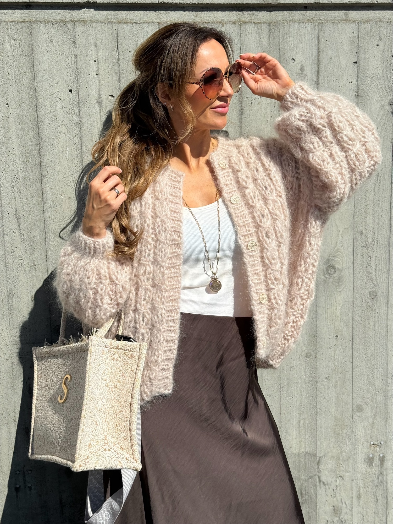 processed-C6EE4B0F-F52B-4C72-AFB7-23452F5E6C74 MY best cardigan - Bilde 1