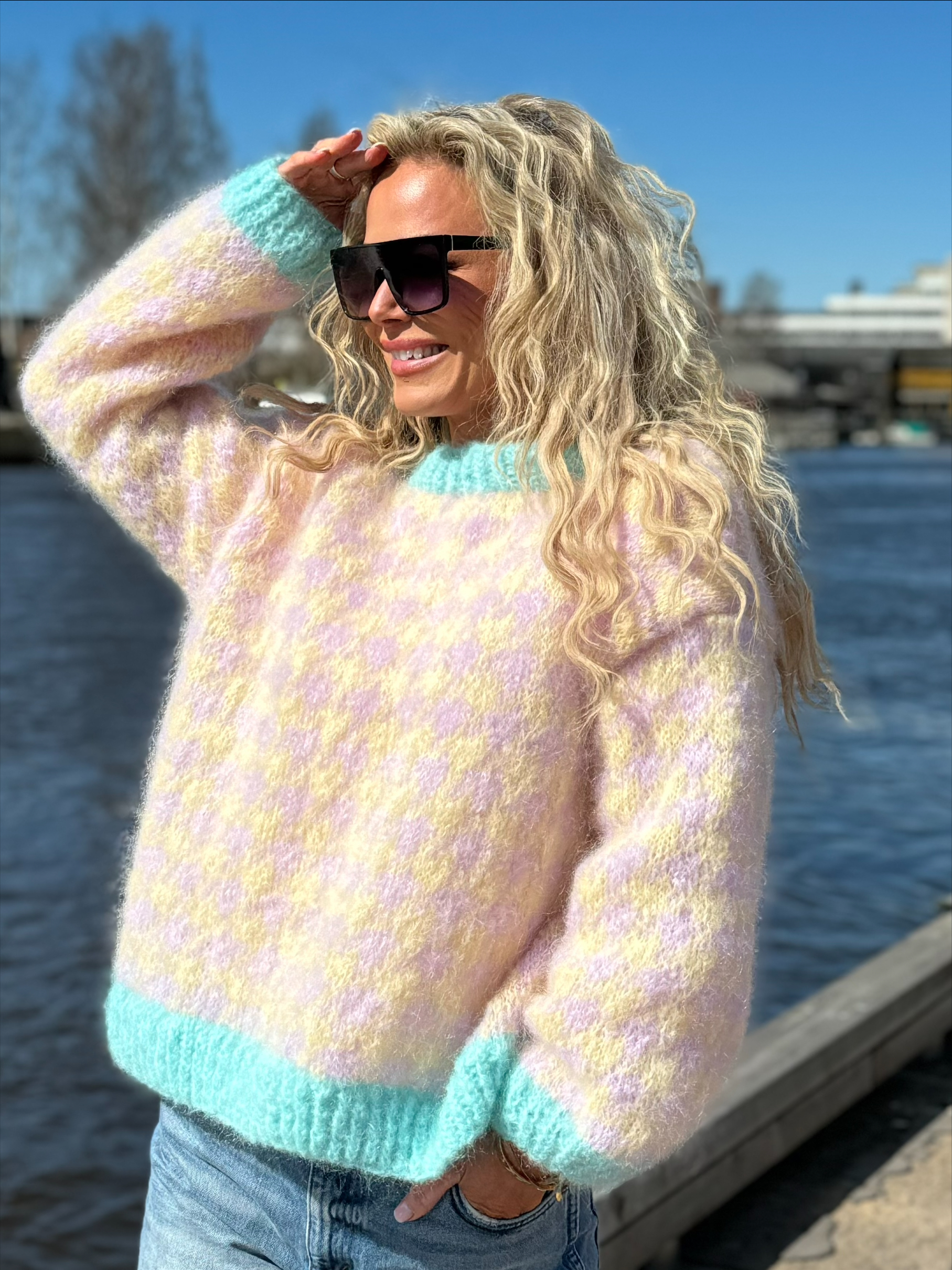 processed-86FCAB78-803B-40F2-959E-661D41C31D97 WINTHER sweater - sommerversjon - Bilde 1