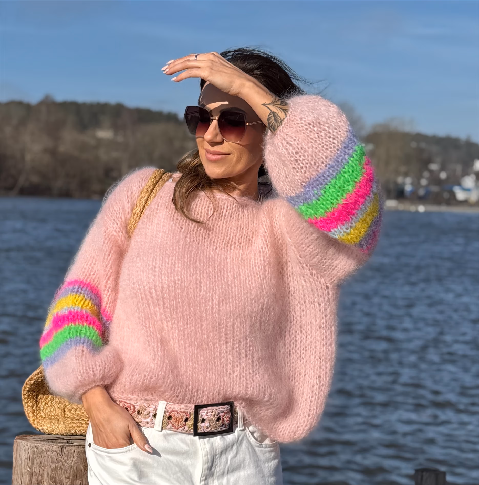 processed-97F40BDC-7F3A-4448-A33A-70D6D2A03BB1 BESTIE sweater - Bilde 1